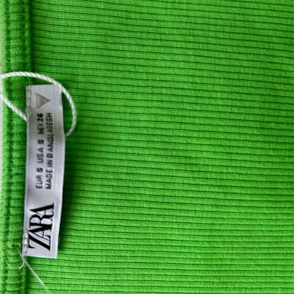 NEW Zara Green Ribbed Ruched Short Sleeve Crop Top Size Small - Picture 4 of 8